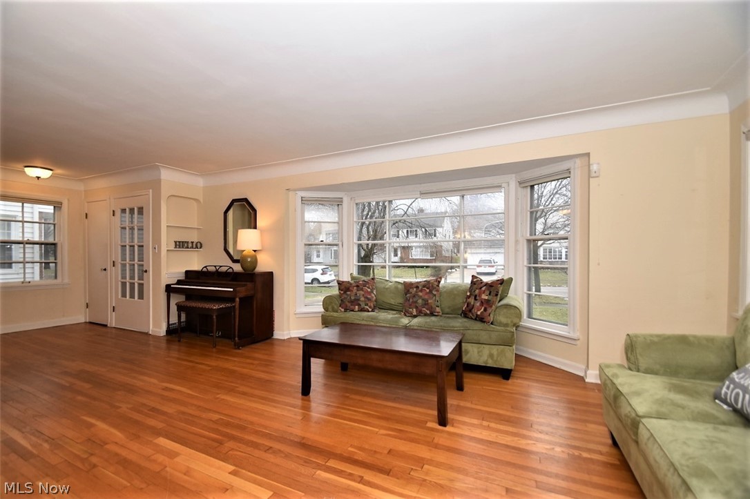 2609 Milton Road Cleveland, OH 44118 - Photo 6 of 26 Gallery Image 6