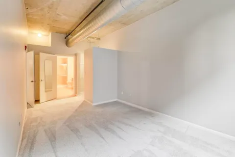 $3,500 | 933 West Van Buren Street, Unit 304, Chicago, IL 60607