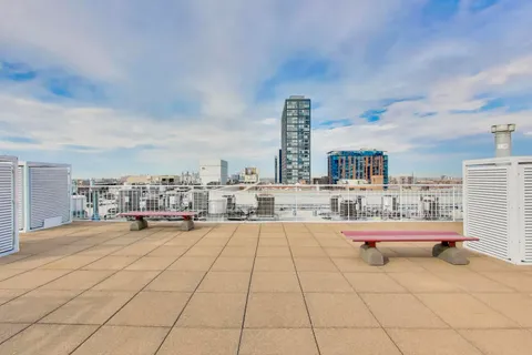 $3,500 | 933 West Van Buren Street, Unit 304, Chicago, IL 60607