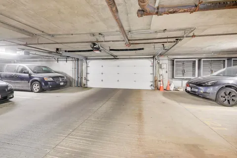 $3,500 | 933 West Van Buren Street, Unit 304, Chicago, IL 60607