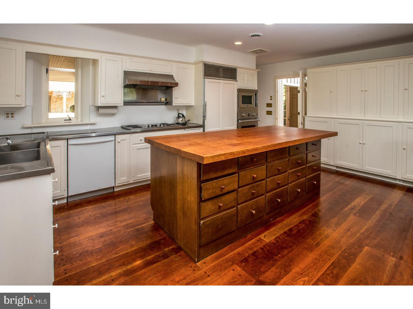 4049 Conestoga Road Elverson, PA 19520 - Photo 6 of 25 Kitchen