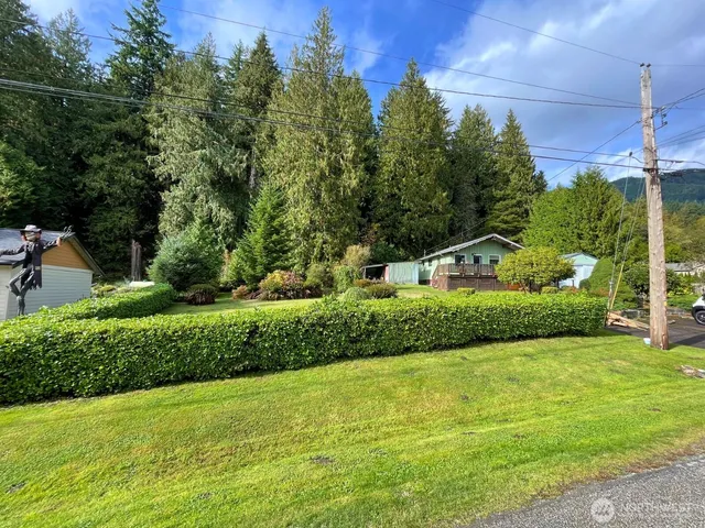 a view of outdoor space yard and patio