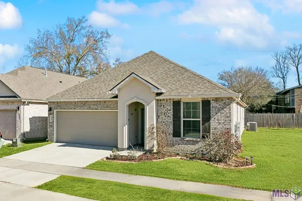 $2,500 | 6527 Tiger Pointe Dr., St. George, LA 70817