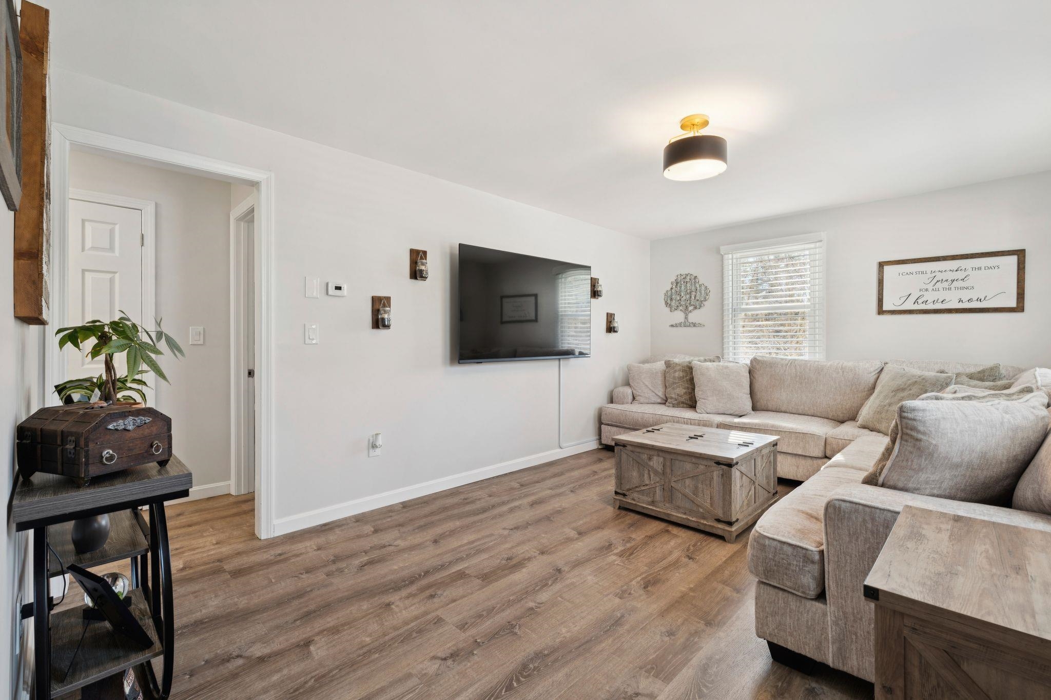 9 Berry Hill Road Hooksett, NH 03106 - Photo 12 of 31