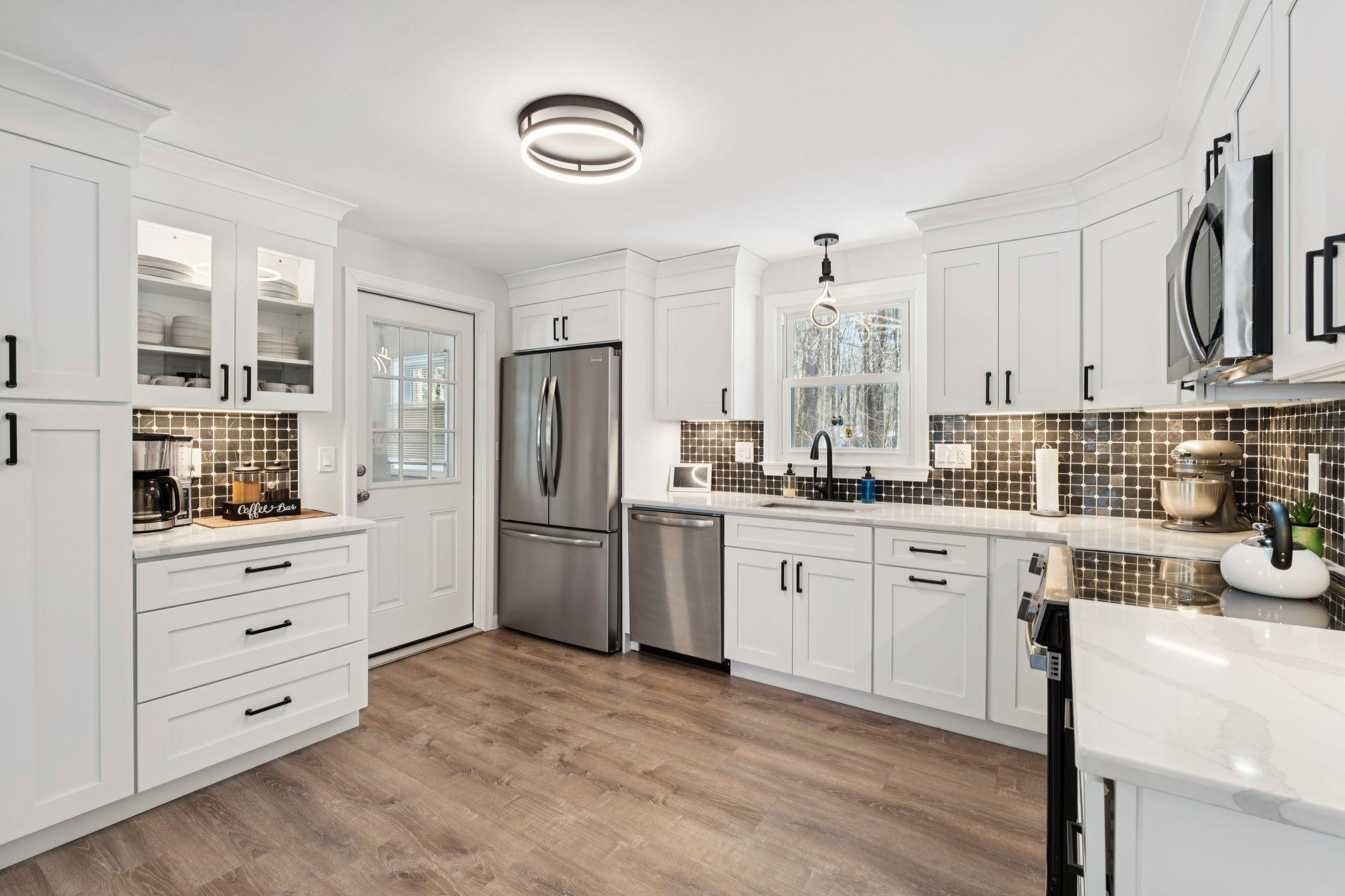 9 Berry Hill Road Hooksett, NH 03106 - Photo 5 of 31