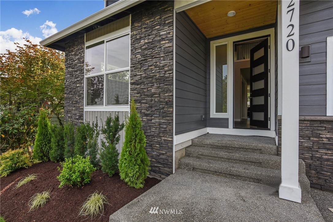 2720 Vine Road Brier, WA 98036 - Photo 4 of 23 Gallery Image 4