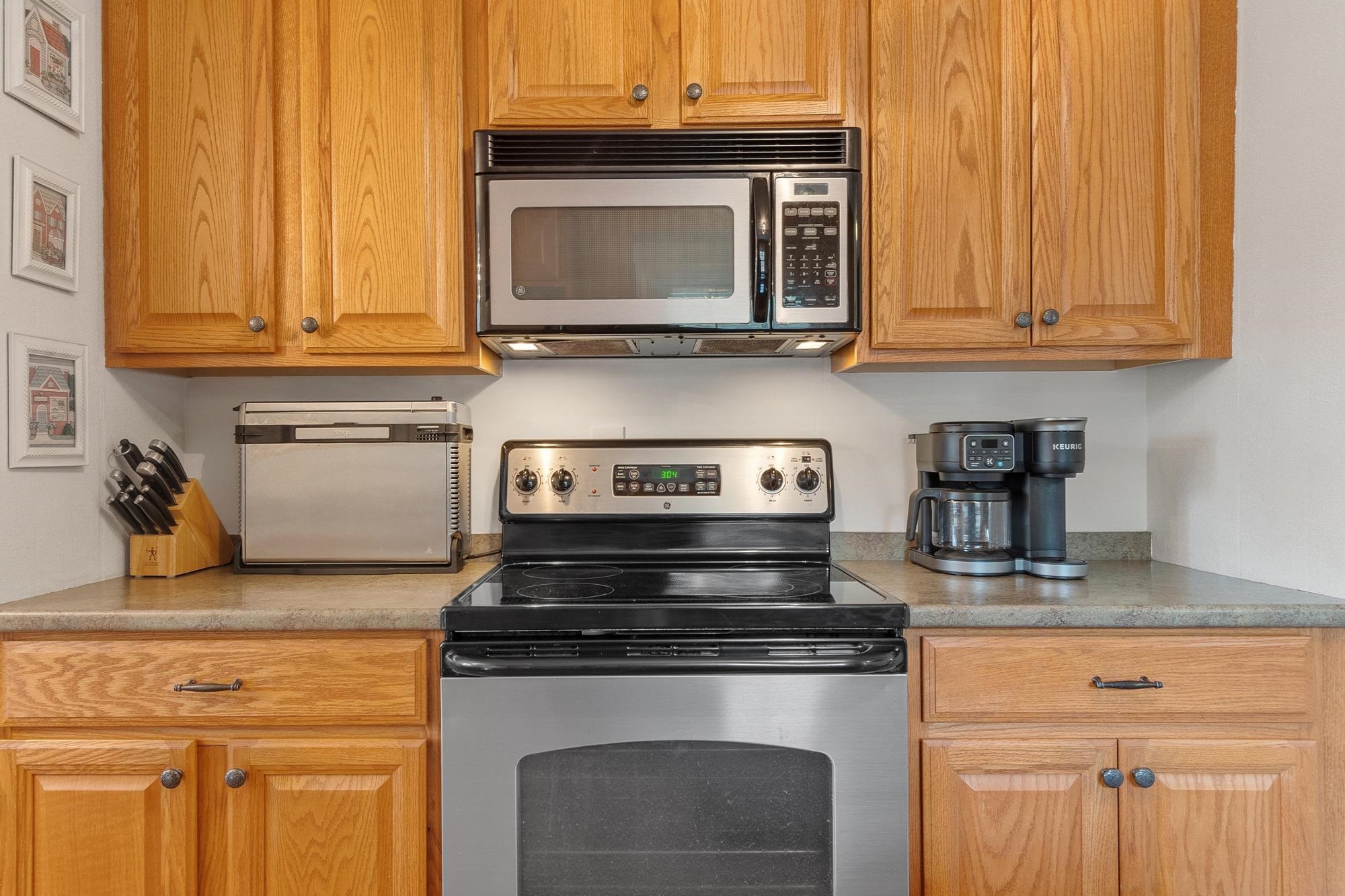 1256 Mammoth Road Pelham, NH 03076 - Photo 23 of 51