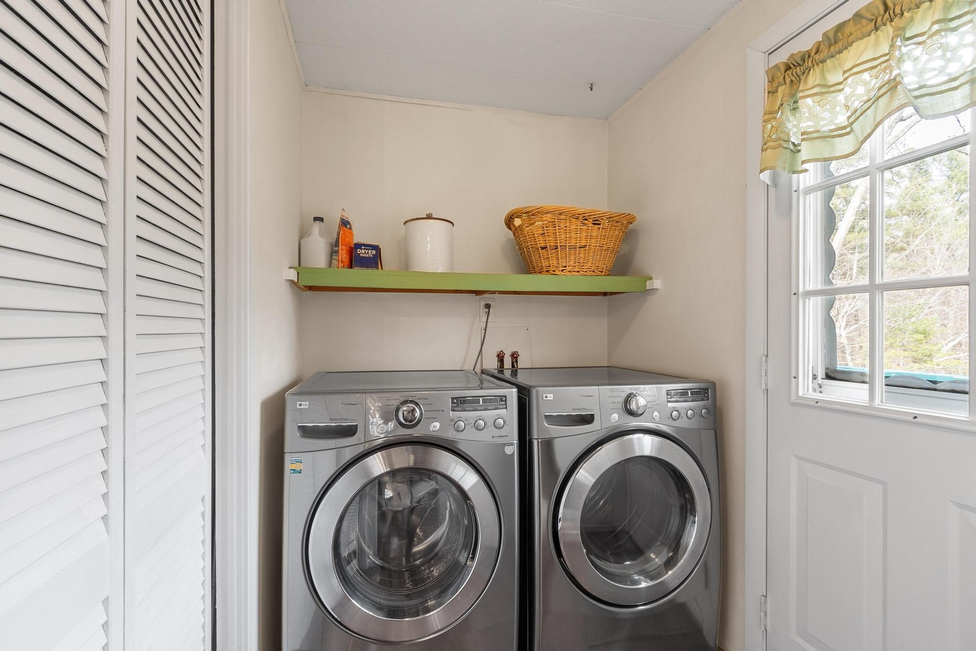 1256 Mammoth Road Pelham, NH 03076 - Photo 25 of 51