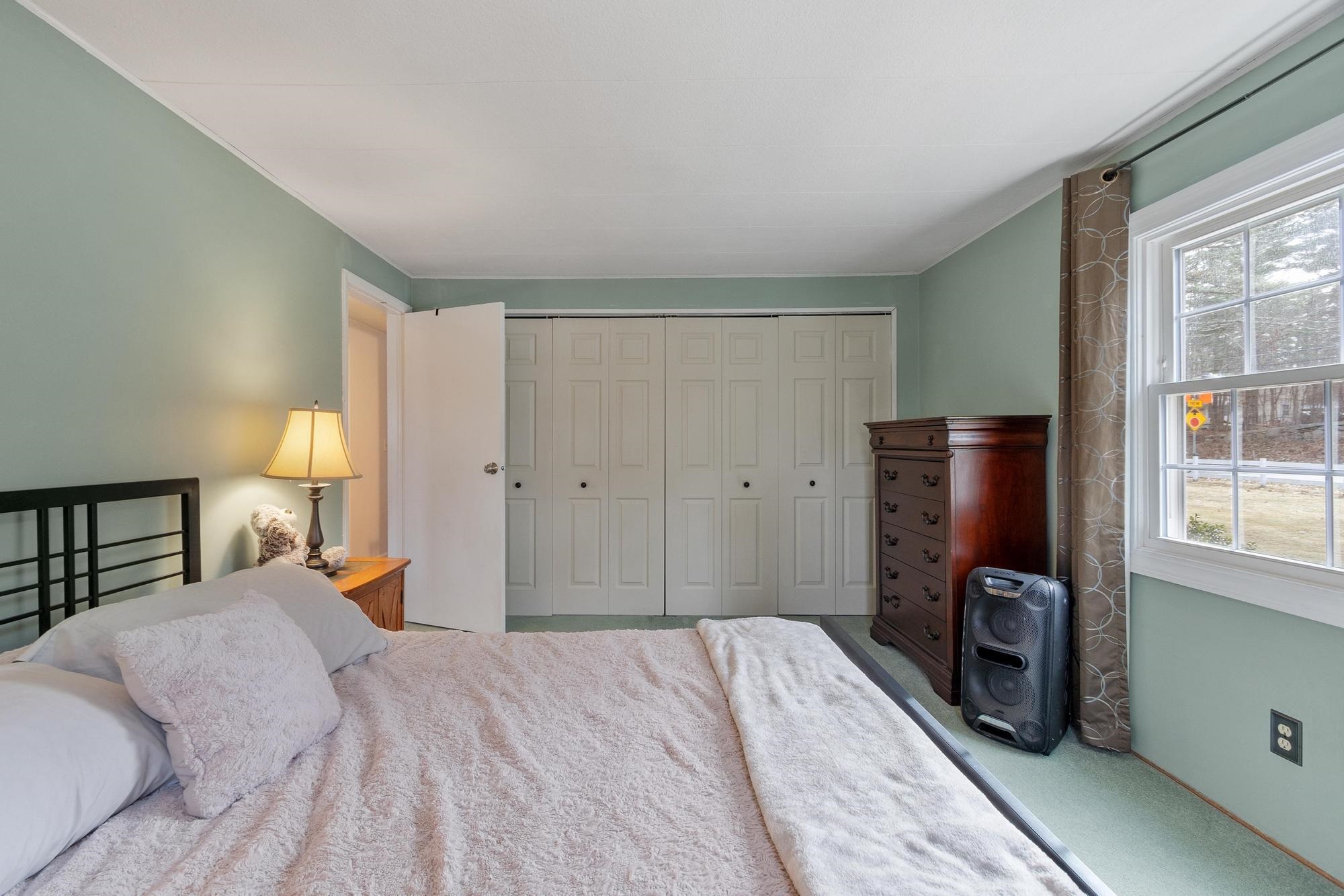 1256 Mammoth Road Pelham, NH 03076 - Photo 28 of 51