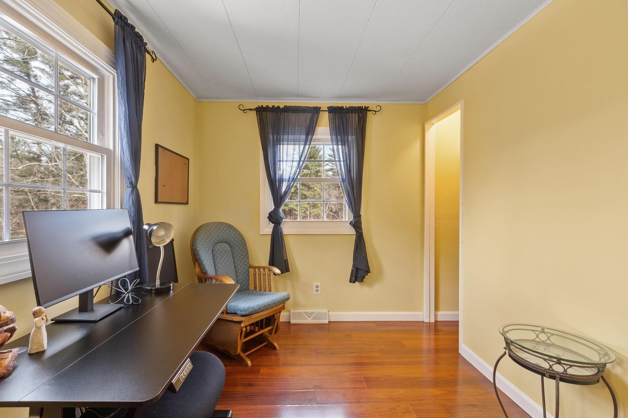 1256 Mammoth Road Pelham, NH 03076 - Photo 30 of 51