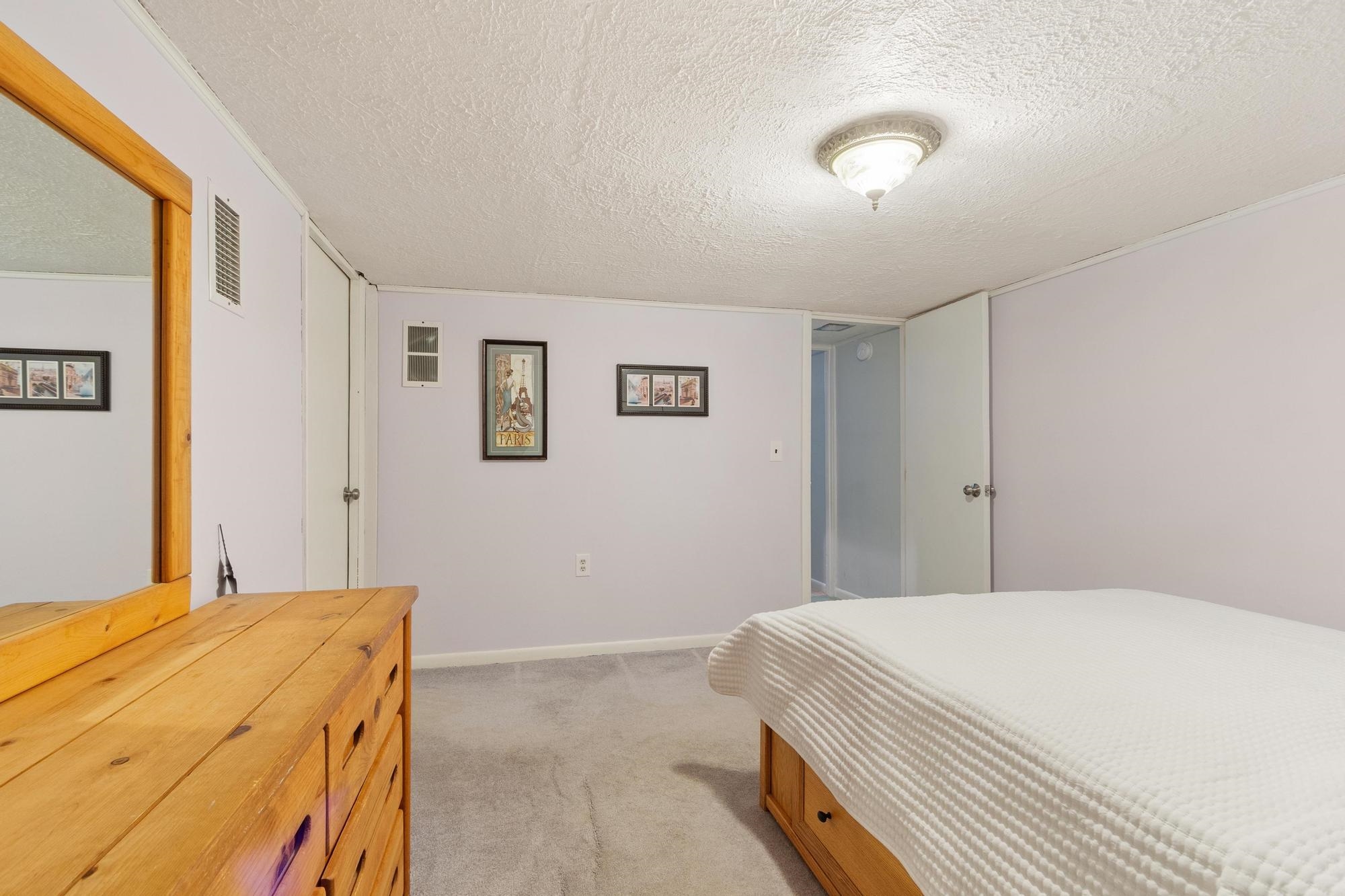 1256 Mammoth Road Pelham, NH 03076 - Photo 38 of 51