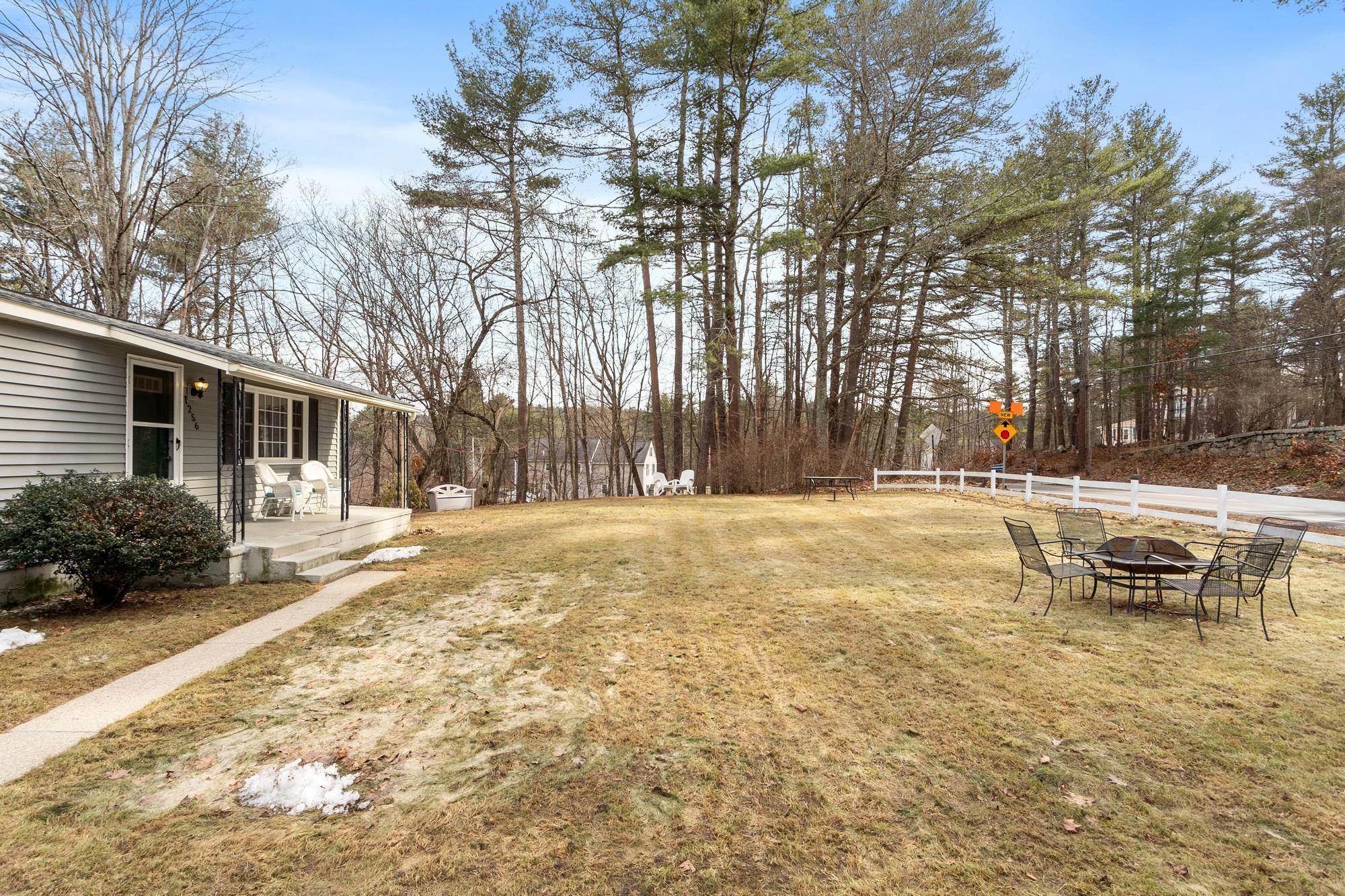 1256 Mammoth Road Pelham, NH 03076 - Photo 8 of 51