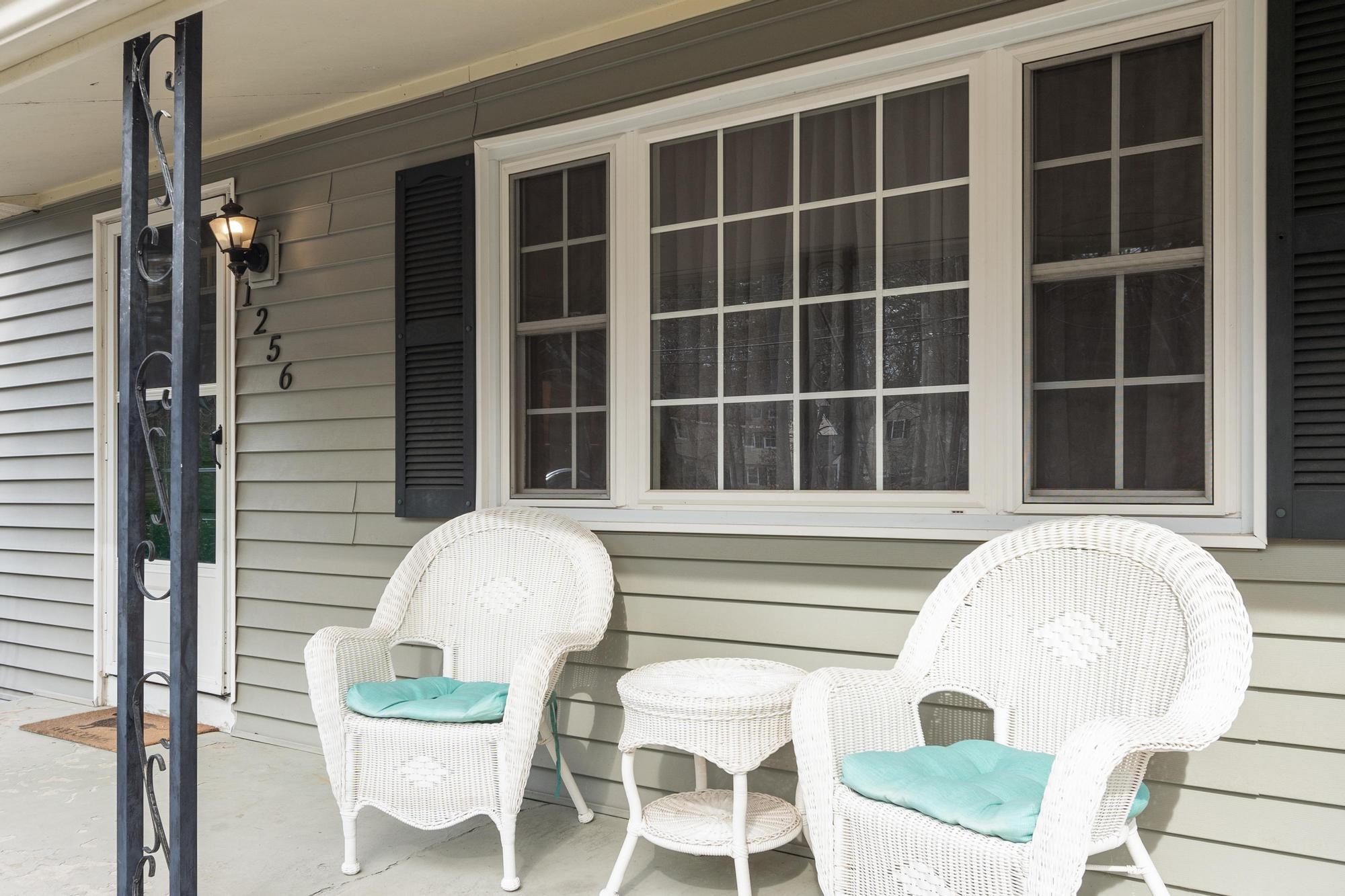 1256 Mammoth Road Pelham, NH 03076 - Photo 10 of 51