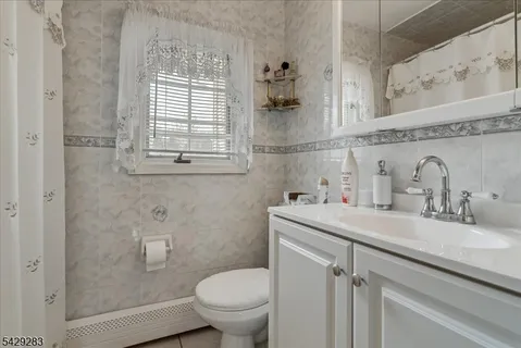 $899,000 | 40 Catherine Court, Cedar Grove, NJ 07009