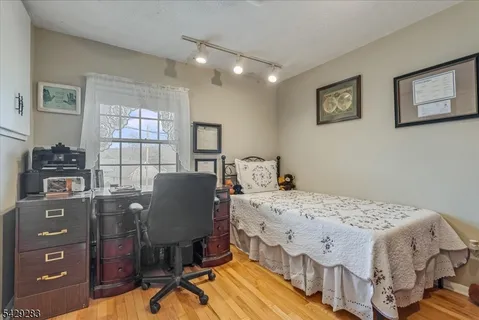 $899,000 | 40 Catherine Court, Cedar Grove, NJ 07009
