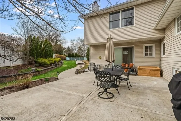 $899,000 | 40 Catherine Court, Cedar Grove, NJ 07009