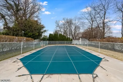 $899,000 | 40 Catherine Court, Cedar Grove, NJ 07009