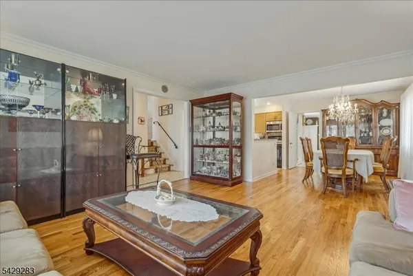 $899,000 | 40 Catherine Court, Cedar Grove, NJ 07009