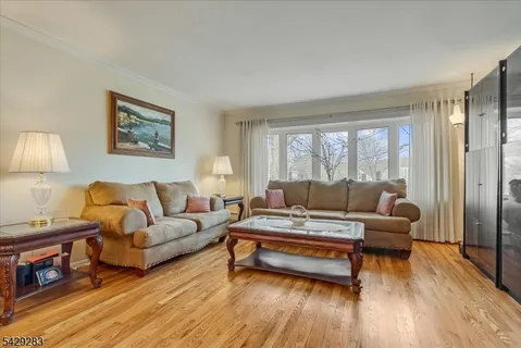 $899,000 | 40 Catherine Court, Cedar Grove, NJ 07009