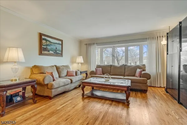 $899,000 | 40 Catherine Court, Cedar Grove, NJ 07009