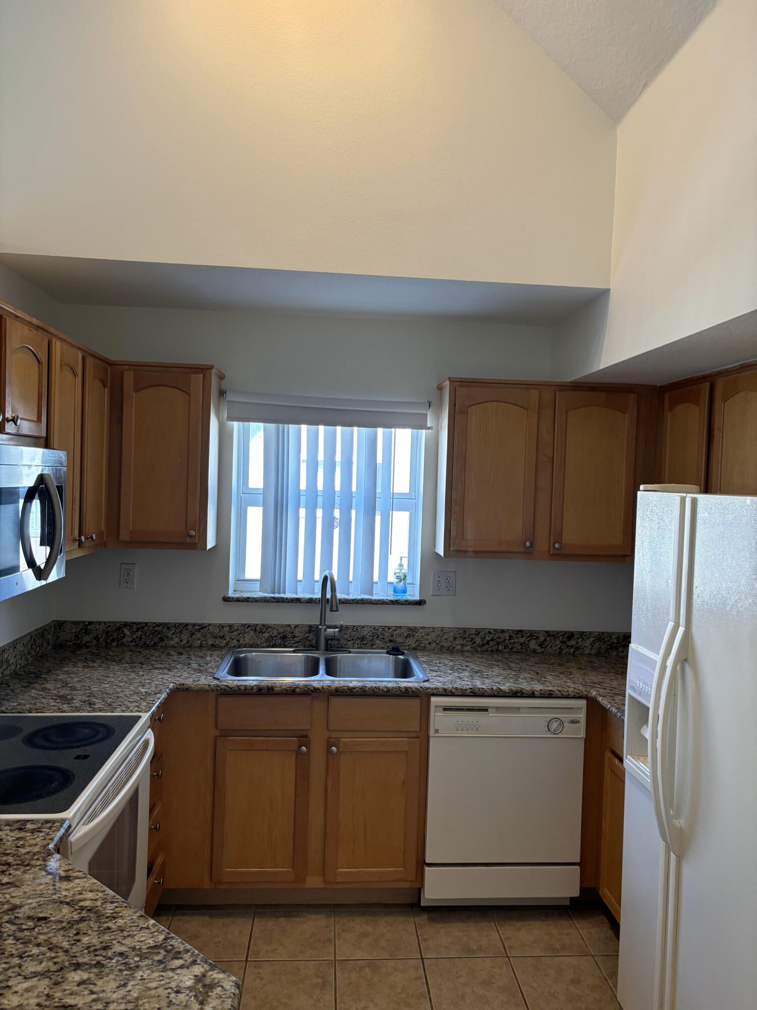 1621 Southeast Pomeroy Street, Unit 56 Stuart, FL 34997 - Photo 2 of 8 kitchen