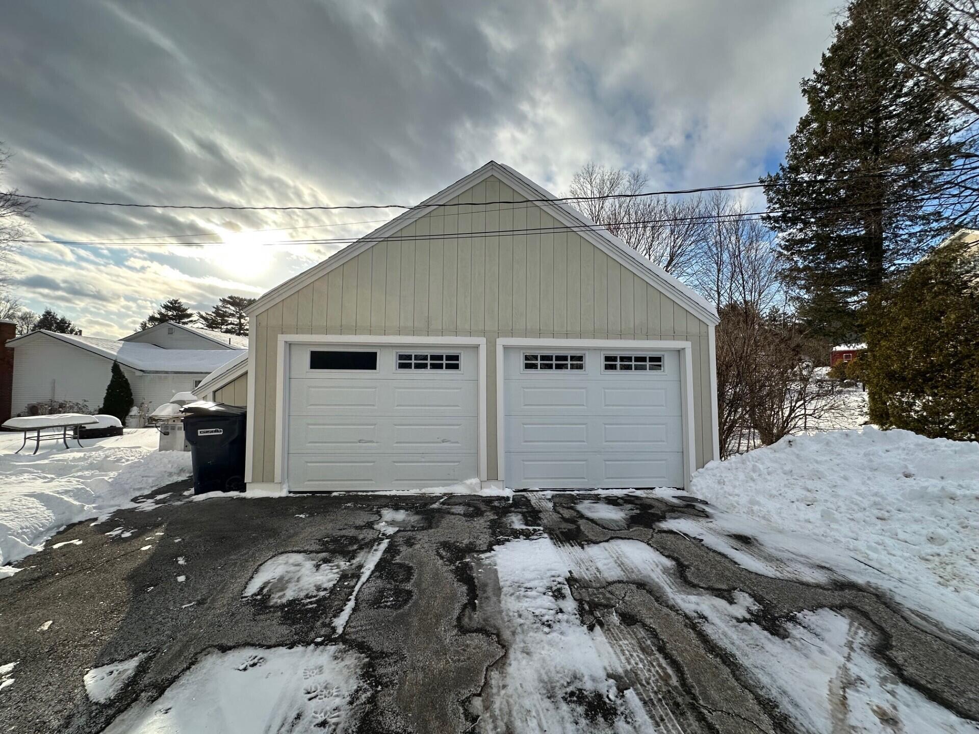98 Fountain Street Bangor, ME 04401 - Photo 7 of 44 Garage