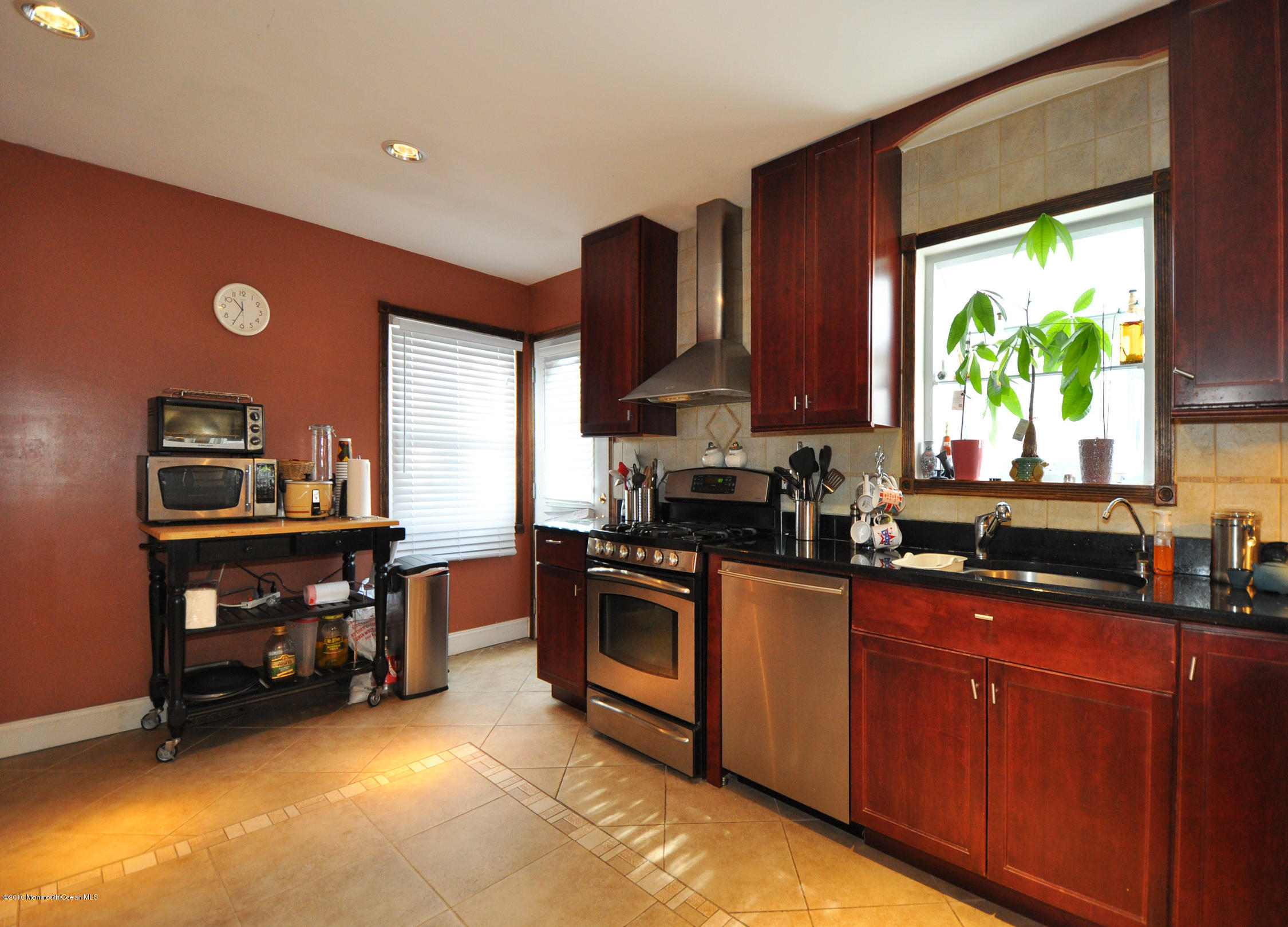 33 Millay Road Morganville, NJ 07751 - Photo 13 of 35 14MillayKitchen2