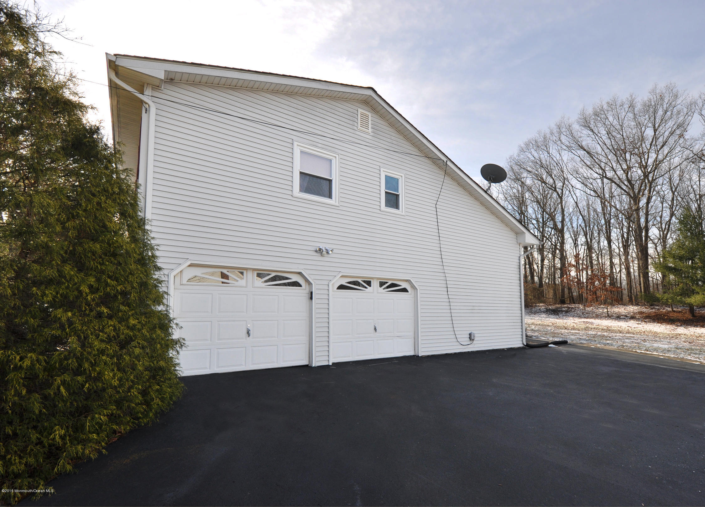33 Millay Road Morganville, NJ 07751 - Photo 26 of 35 27MillayOutside1