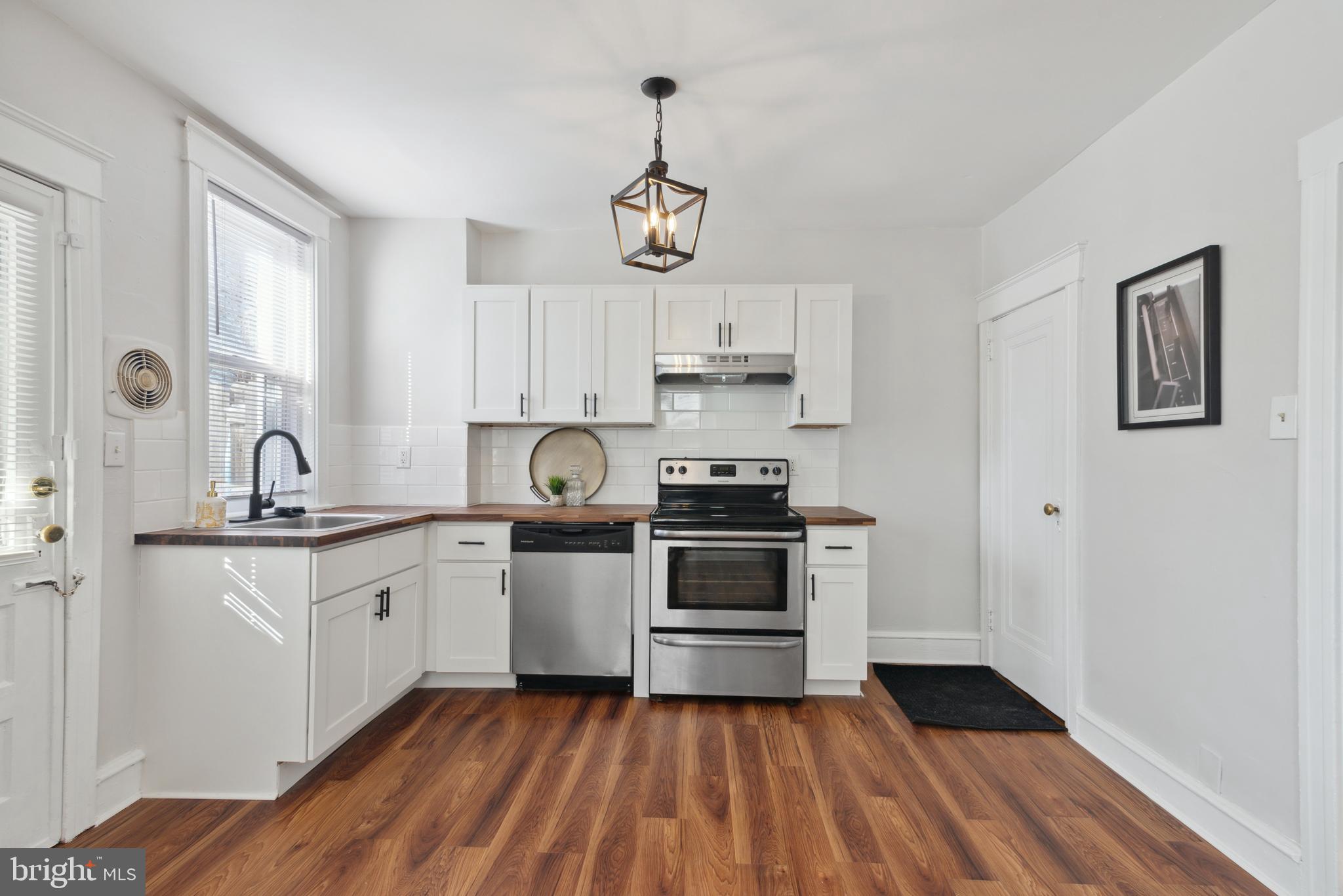 608 Arbor Road Cheltenham, PA 19012 - Photo 12 of 26 Custom cabinetry & stainless steel appliances
