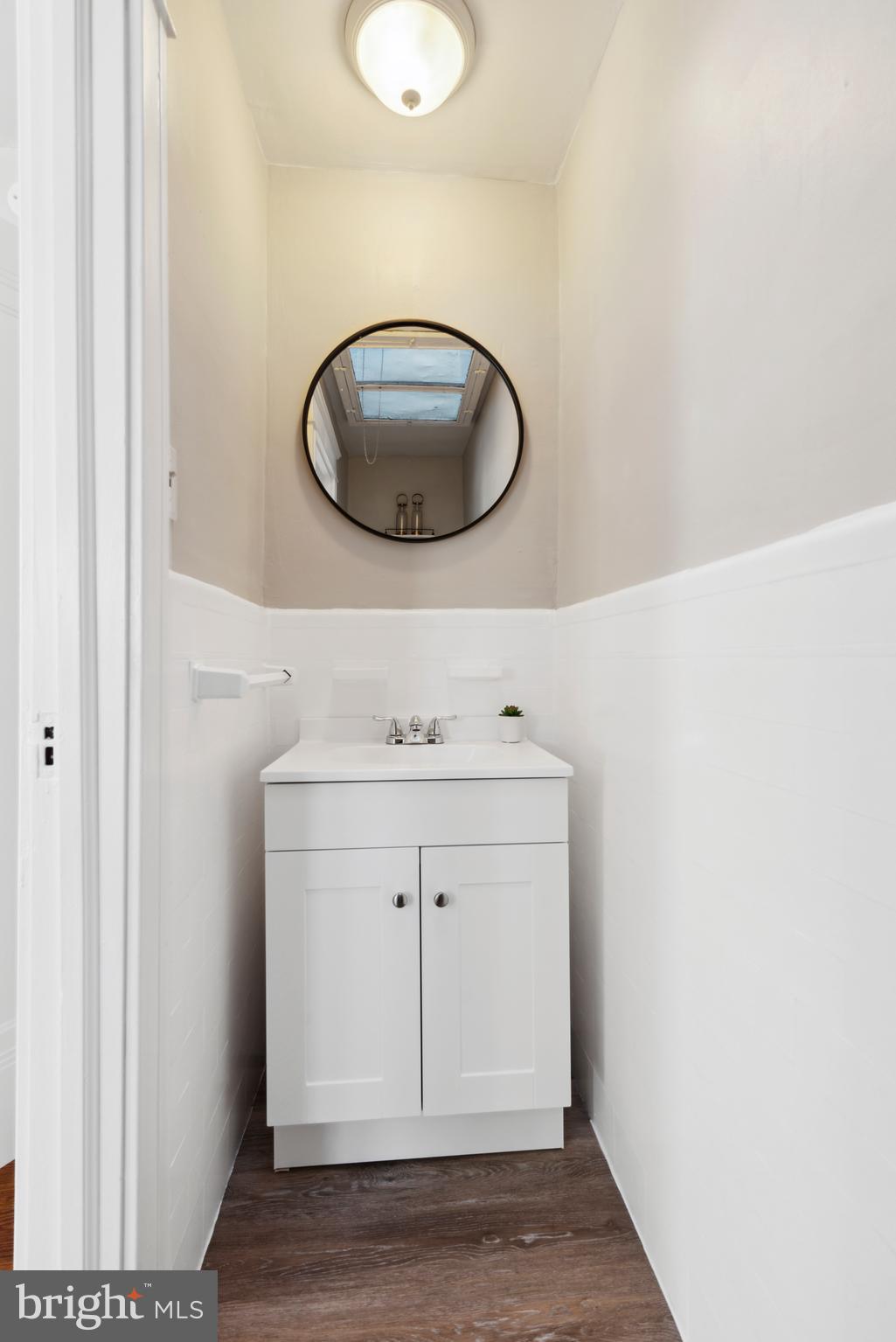 608 Arbor Road Cheltenham, PA 19012 - Photo 18 of 26 Primary attached half bathroom