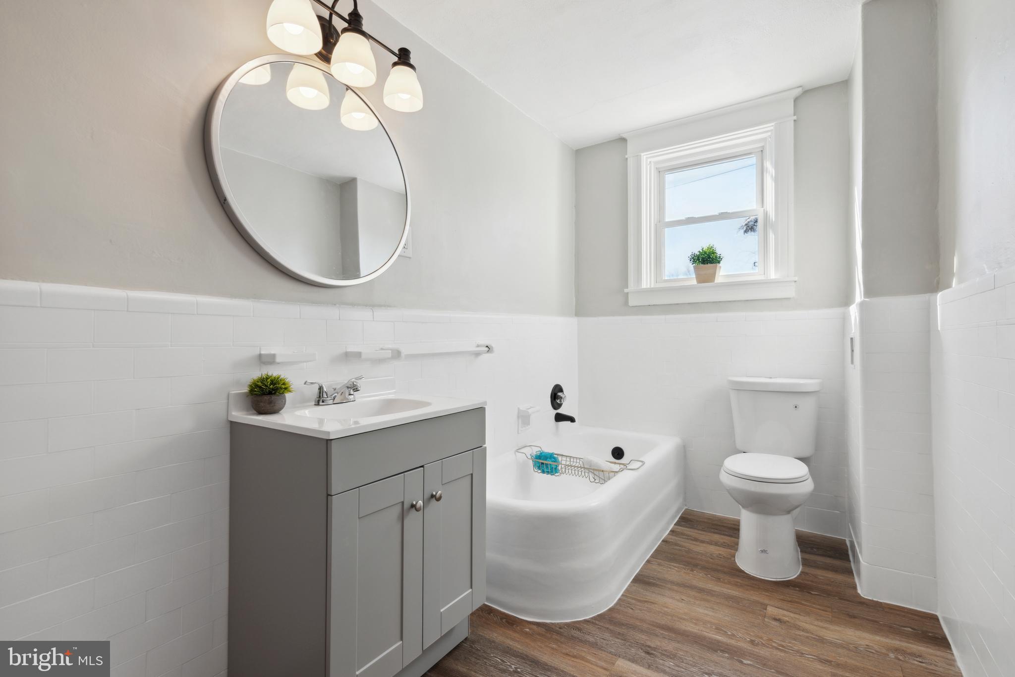 608 Arbor Road Cheltenham, PA 19012 - Photo 22 of 26 Full bathroom w/tub and stall shower
