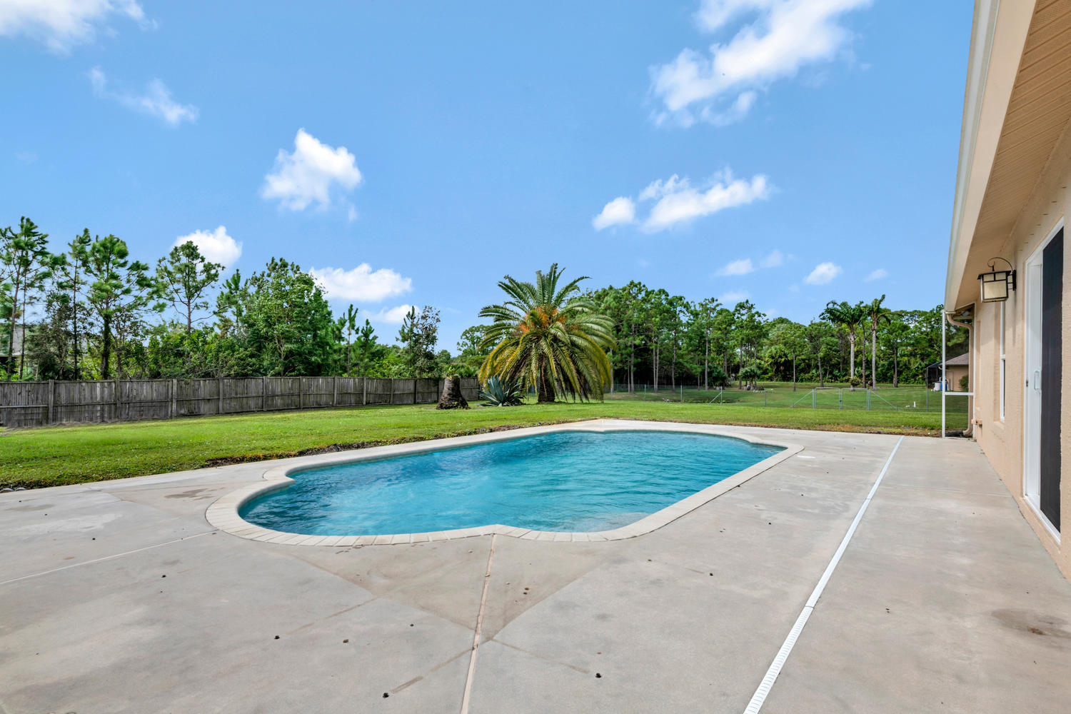 16182 93rd Road North The Acreage, FL 33470 - Photo 16 of 21 16182 93rd Rd N Loxahatchee FL-large-005