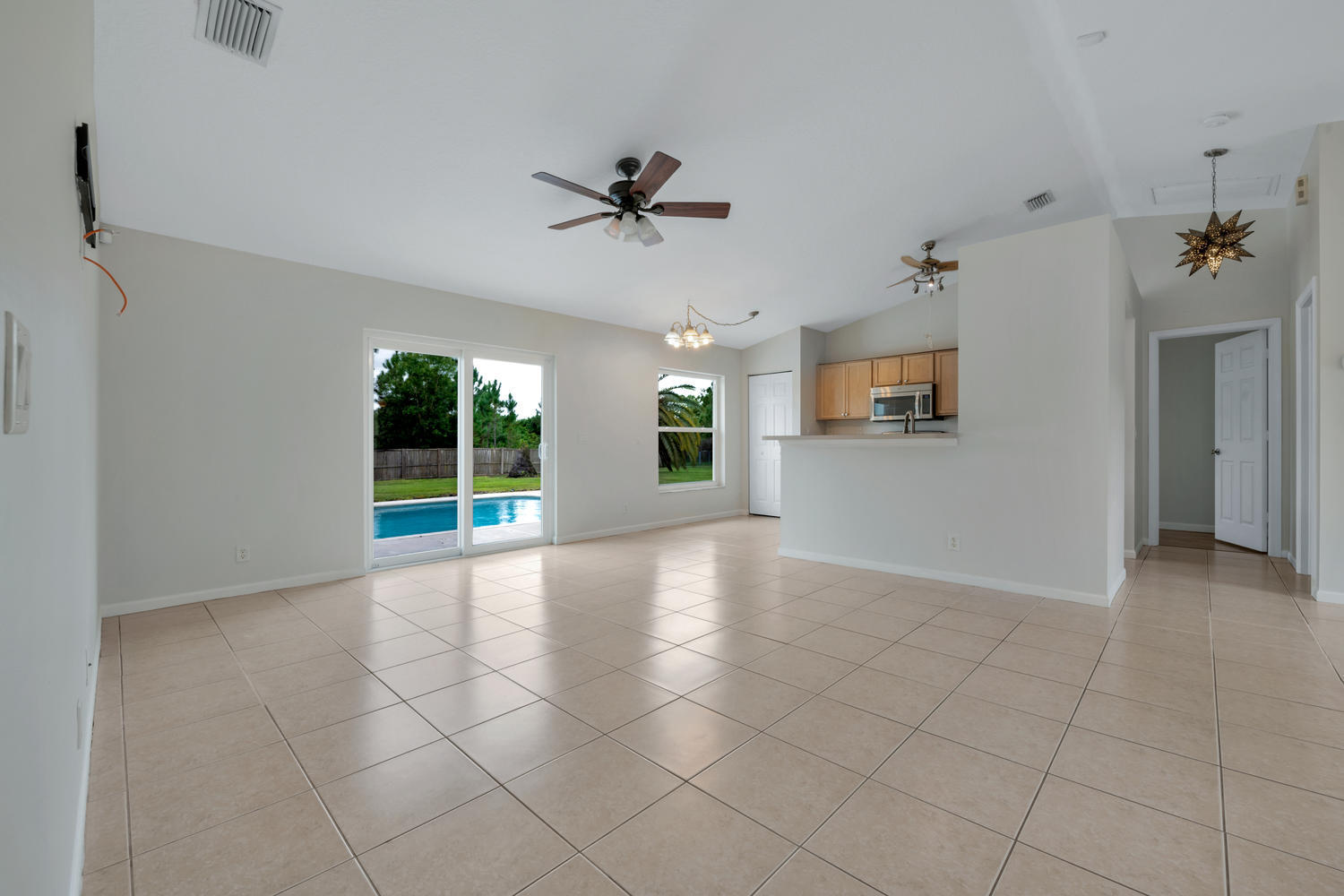16182 93rd Road North The Acreage, FL 33470 - Photo 7 of 21 16182 93rd Rd N Loxahatchee FL-large-011
