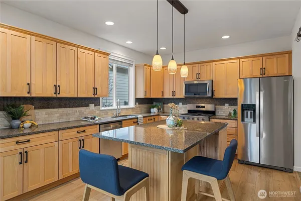 $1,025,000 | 319 Shadow Place Southeast, Renton, WA 98059