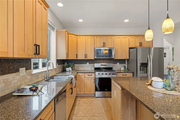 $1,025,000 | 319 Shadow Place Southeast, Renton, WA 98059