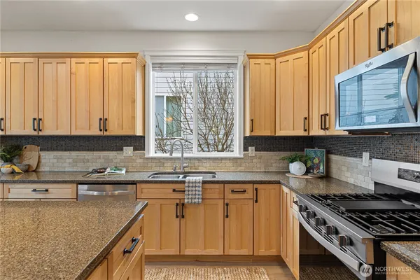 $1,025,000 | 319 Shadow Place Southeast, Renton, WA 98059