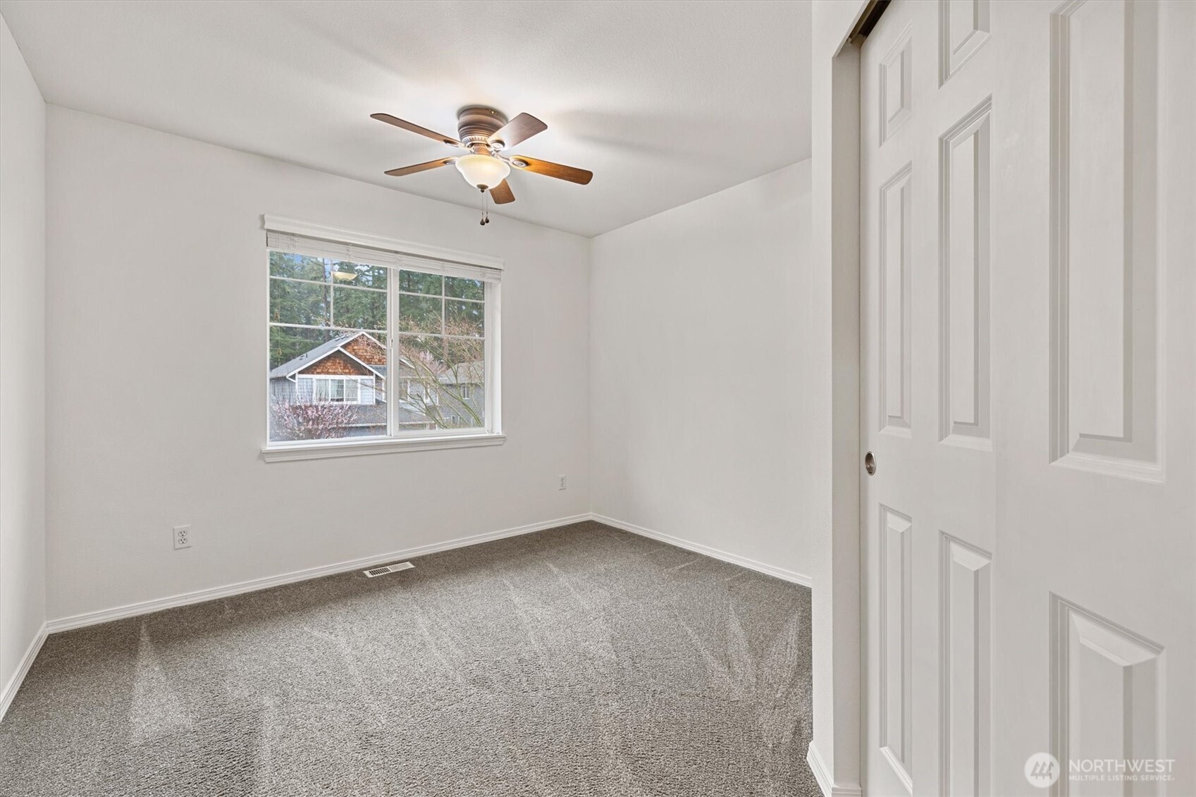 319 Shadow Place Southeast Renton, WA 98059 - Photo 27 of 40