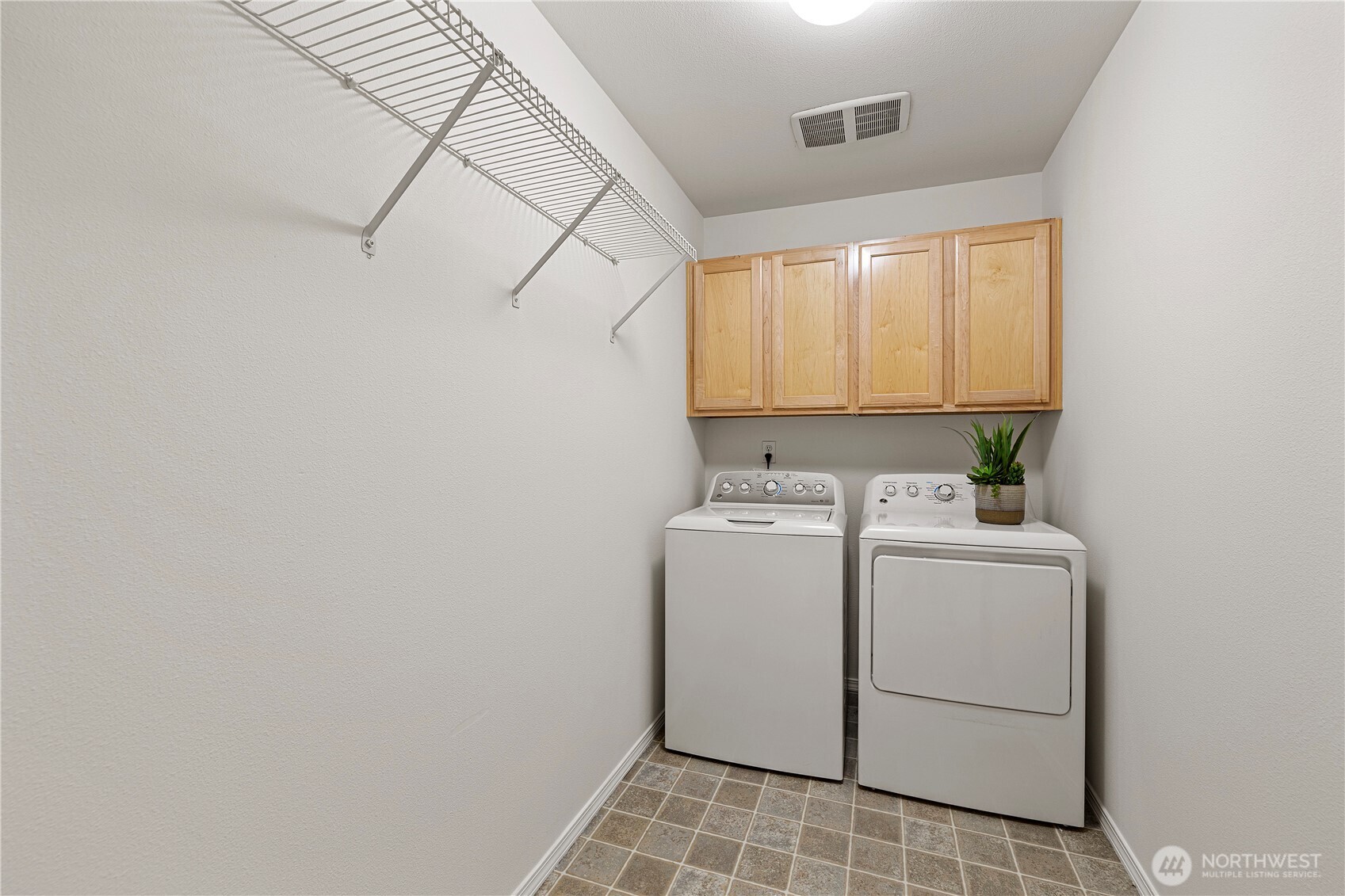 319 Shadow Place Southeast Renton, WA 98059 - Photo 32 of 40