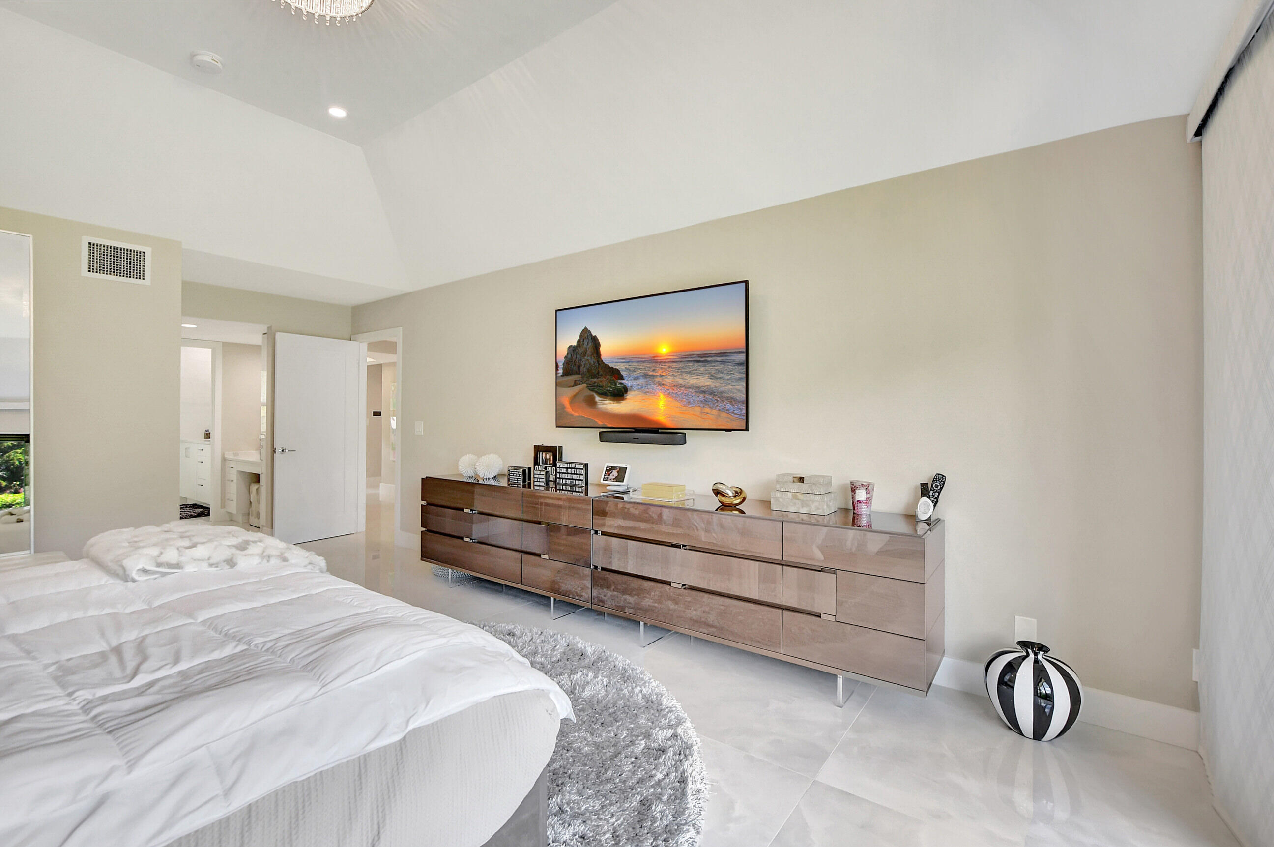 20109 Waters Edge Drive, Unit 302 Boca Raton, FL 33434 - Photo 19 of 46 22_ebf_1571