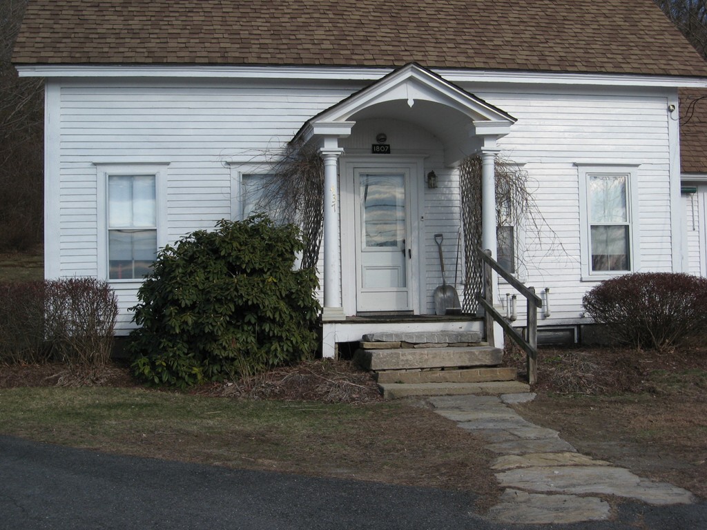 437 Millers Falls Road Northfield, MA 01360 - Photo 2 of 21 Gallery Image 2