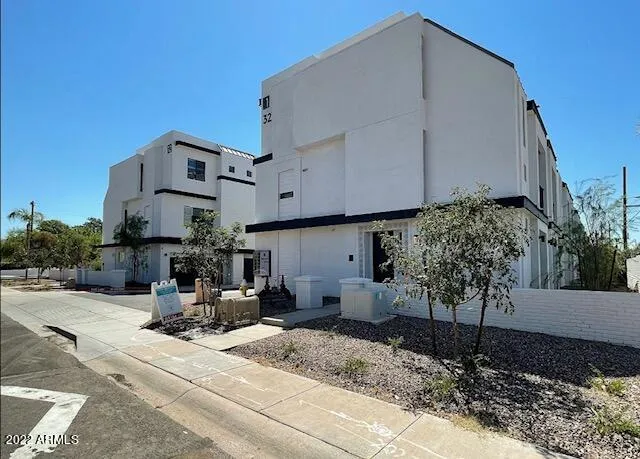 $2,595 | 3215 East Flower Street, Unit 11, Phoenix, AZ 85018