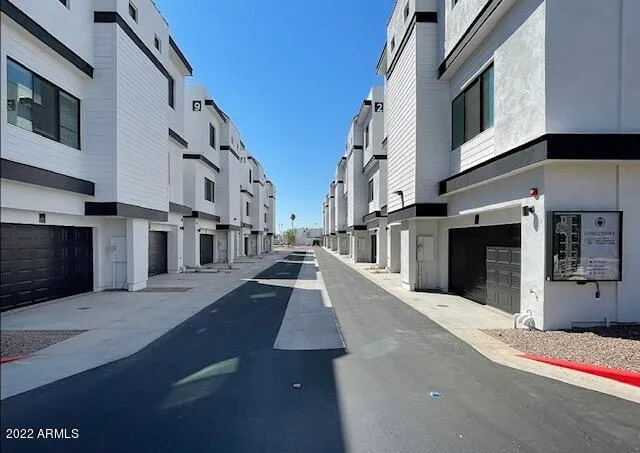 $2,595 | 3215 East Flower Street, Unit 11, Phoenix, AZ 85018