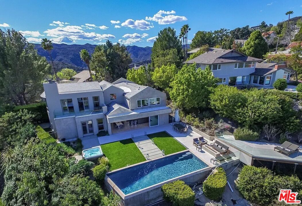 2528 Westridge Road Los Angeles, CA 90049 - Photo 8 of 33