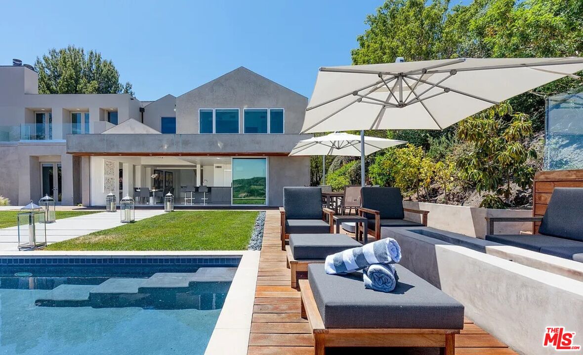 2528 Westridge Road Los Angeles, CA 90049 - Photo 9 of 33