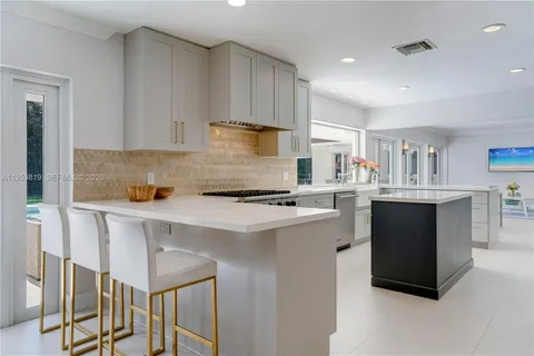 $3,400,000 | 6700 Southwest 117th Street, Pinecrest, FL 33156