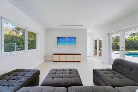 $3,400,000 | 6700 Southwest 117th Street, Pinecrest, FL 33156