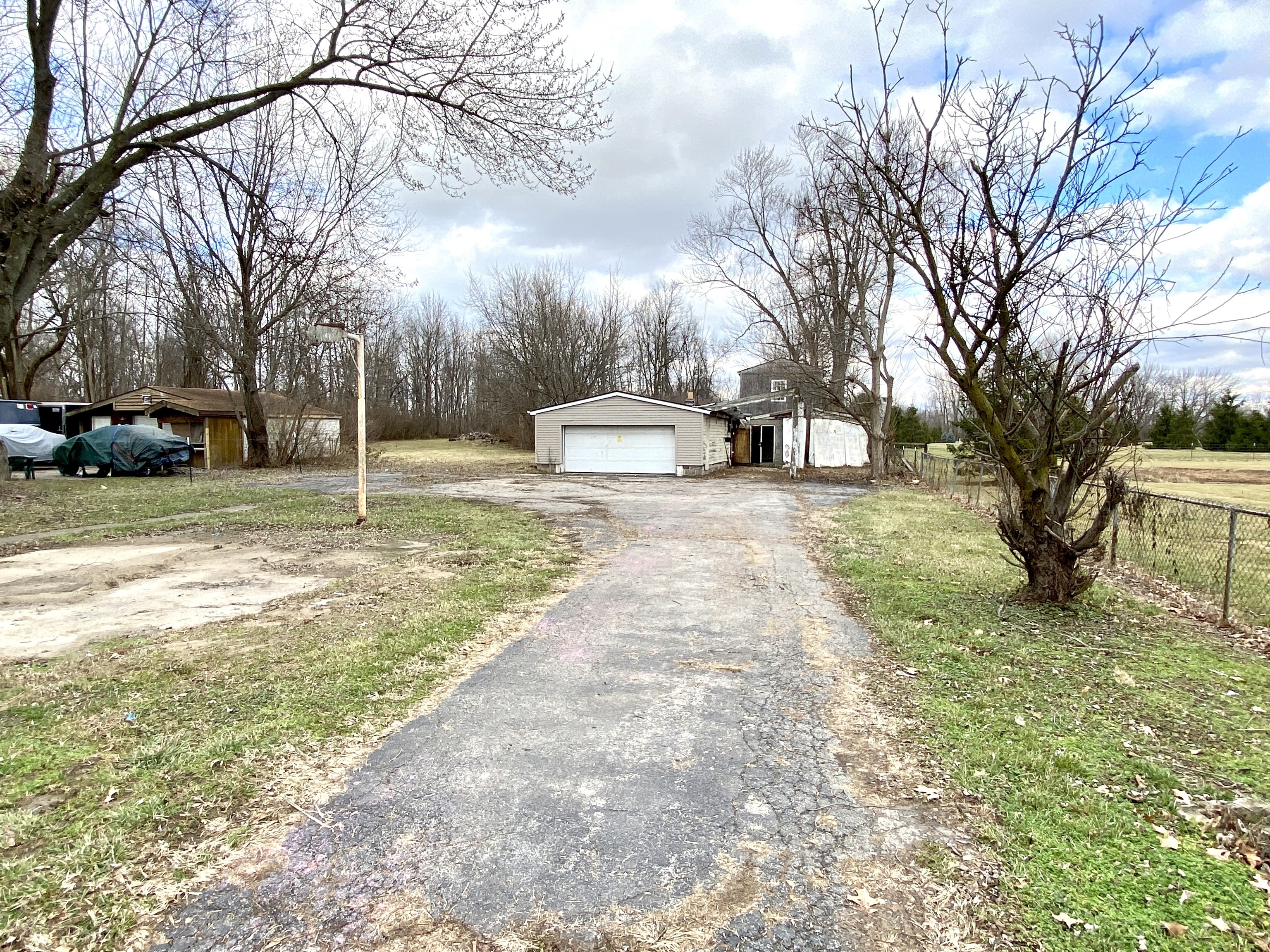 7416 Thompson Road Indianapolis, IN 46239 - Photo 5 of 48 Gallery Image 5