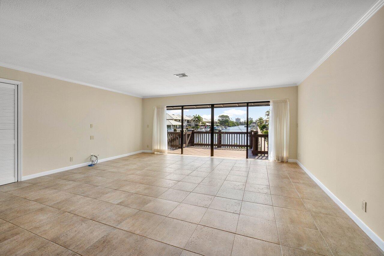 5290 Boca Marina Circle South Boca Raton, FL 33487 - Photo 15 of 39 Living Area