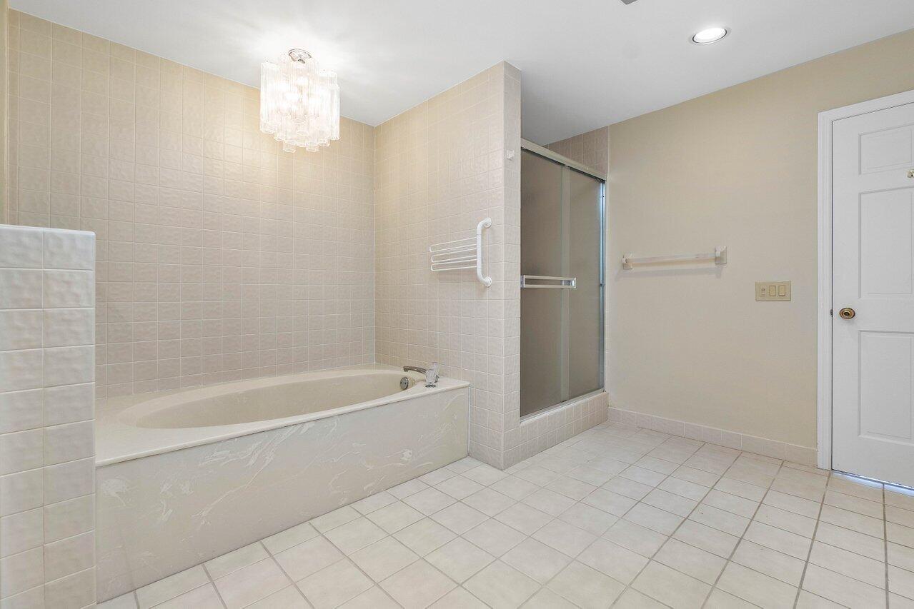 5290 Boca Marina Circle South Boca Raton, FL 33487 - Photo 26 of 39 Main Bathroom