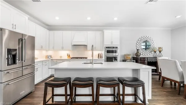 $1,160,000 | 10428 Ventana Lane, Naples, FL 34120